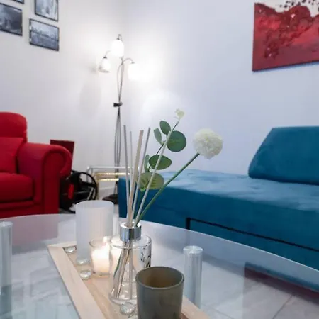 Nyaraló το άλλο σπίτι... *