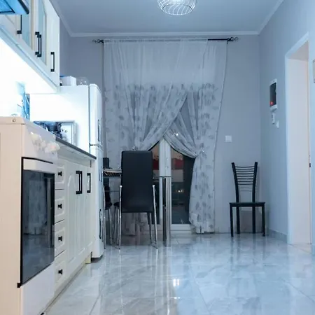 Nyaraló το άλλο σπίτι... Aridaía