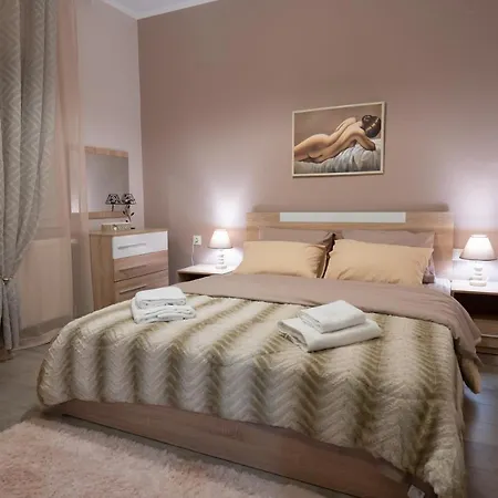 Nyaraló το άλλο σπίτι...